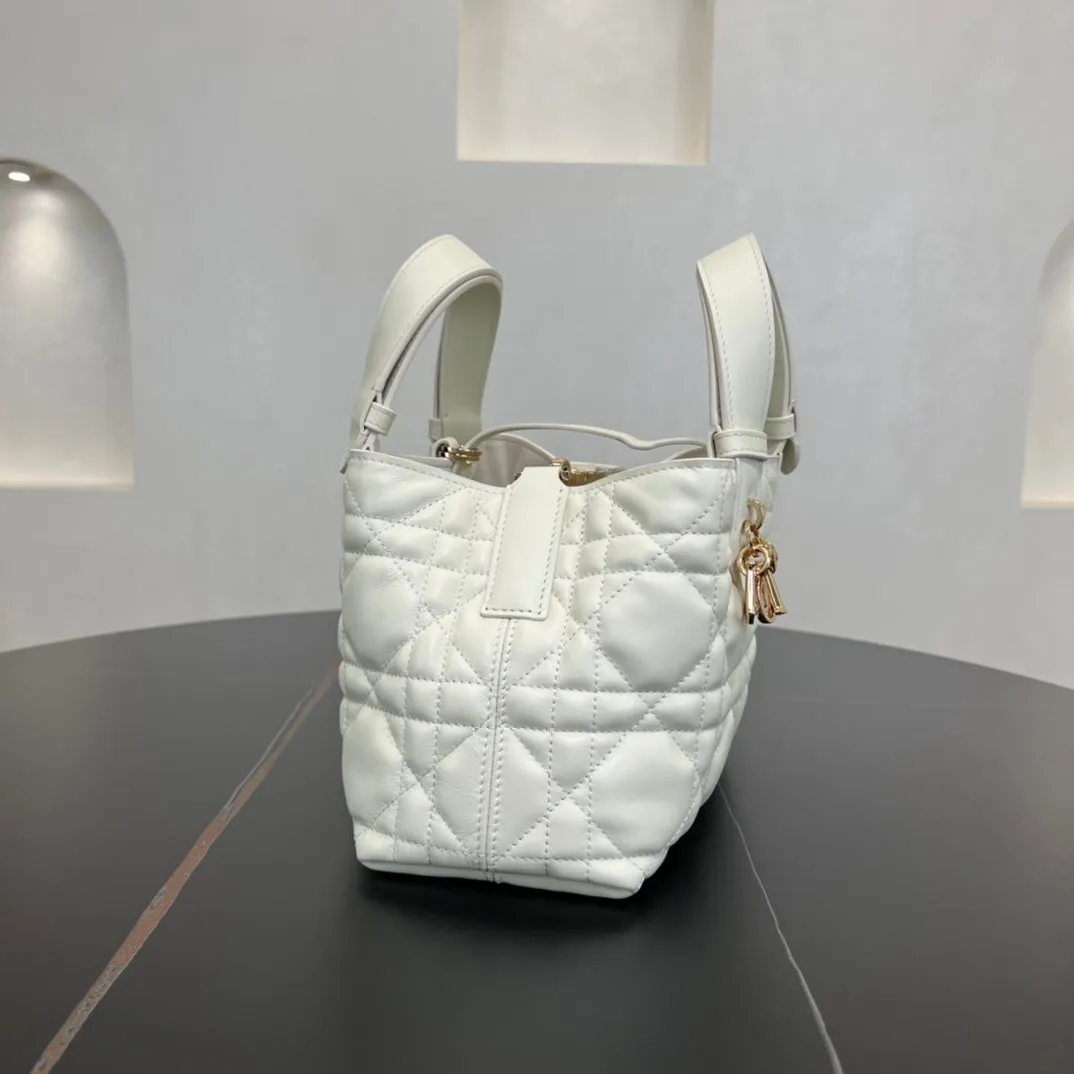 23CM Toujours white handbag casual bag 285702